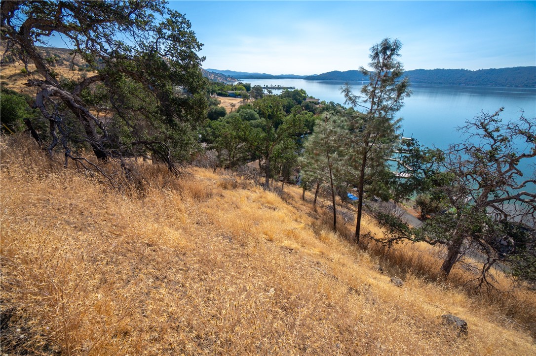 11663 Lakeshore Drive, Clearlake