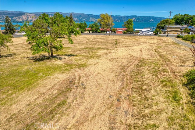 3985 Lakeshore Boulevard, Lakeport