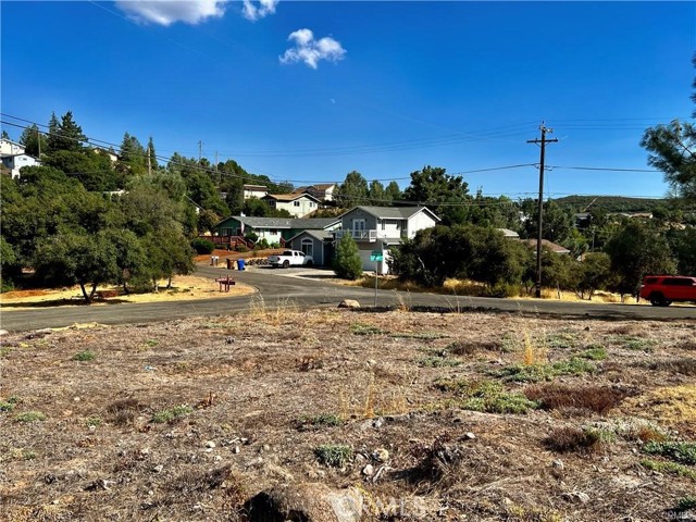 5010 Larkspur Way, Kelseyville