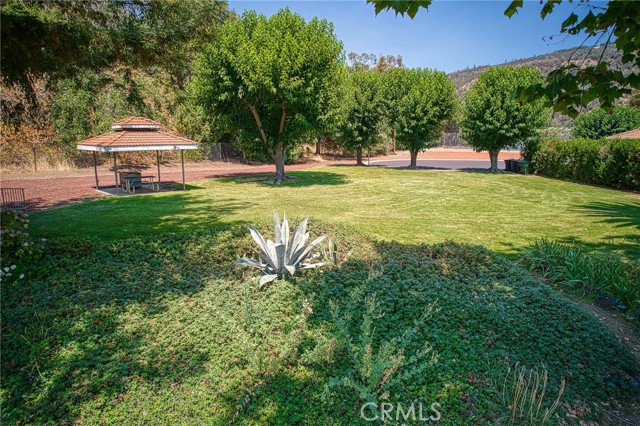 8521 Paradise Valley Boulevard, Lucerne