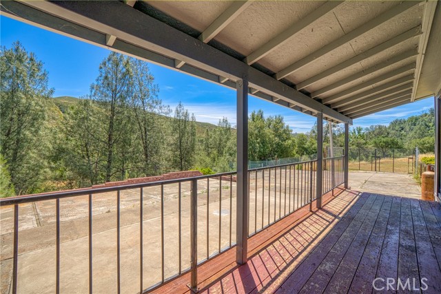 1540 New Long Valley Road, Clearlake Oaks