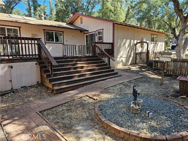 5532 Pine Avenue, Clearlake